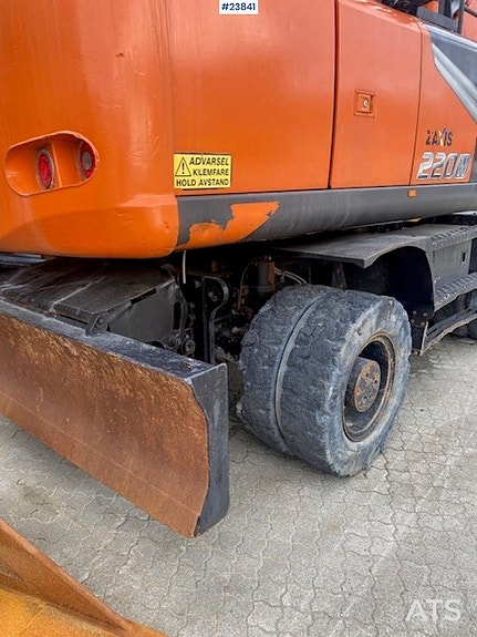 Hitachi ZX220W-7 hjulmaskin 15 of 30