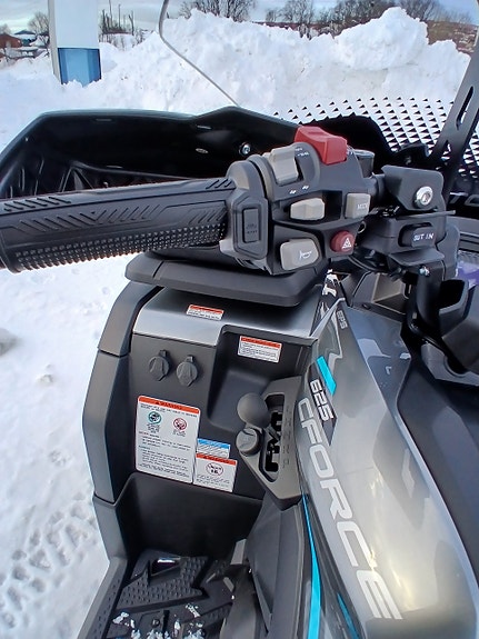 CFMOTO CForce 625 Touring L ABS 9 of 9