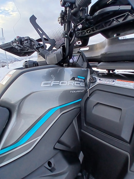 CFMOTO CForce 625 Touring L ABS 8 of 9