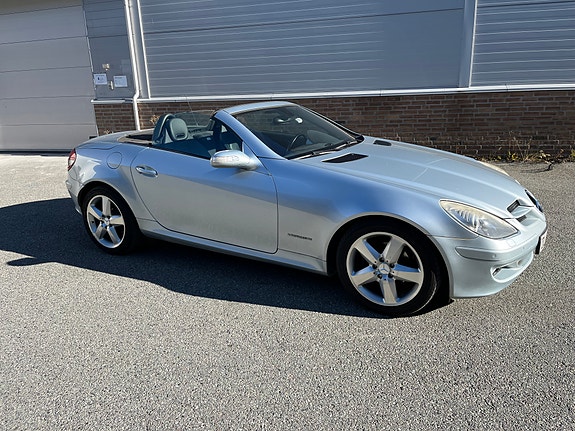 Mercedes-Benz SLK200 4 of 30