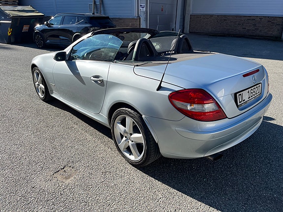 Mercedes-Benz SLK200 11 of 30