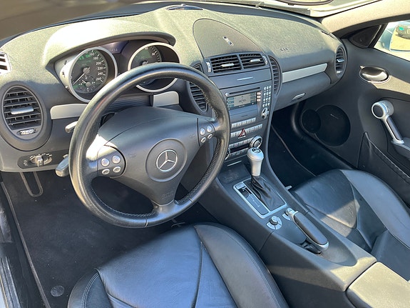 Mercedes-Benz SLK200 28 of 30