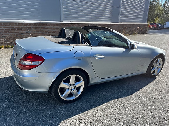Mercedes-Benz SLK200 7 of 30