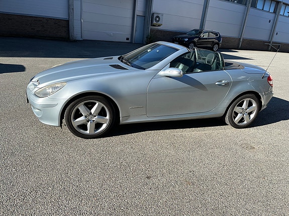 Mercedes-Benz SLK200 10 of 30