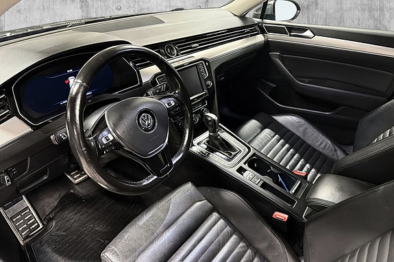 Volkswagen Passat Alltrack 13 of 24