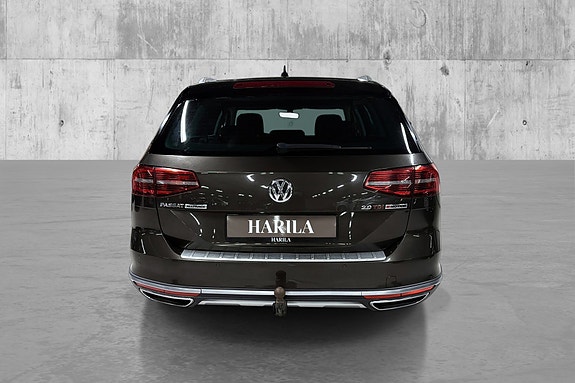 Volkswagen Passat Alltrack 7 of 24