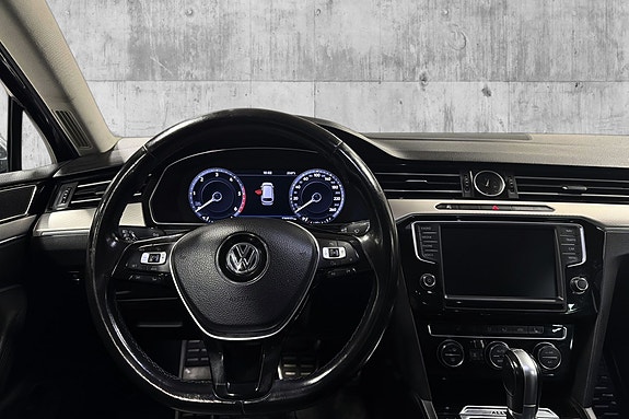 Volkswagen Passat Alltrack 14 of 24