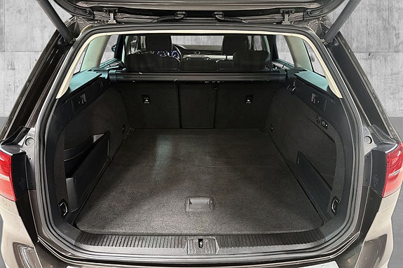 Volkswagen Passat Alltrack 24 of 24