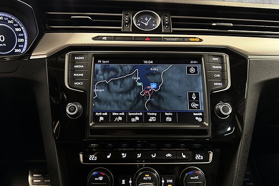 Volkswagen Passat Alltrack 17 of 24