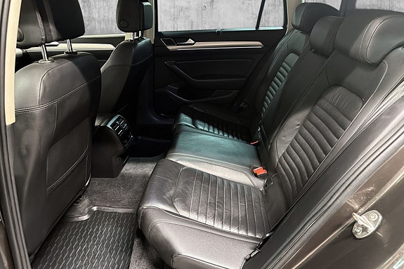 Volkswagen Passat Alltrack 22 of 24
