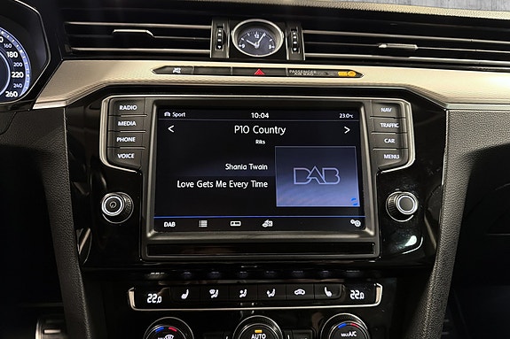 Volkswagen Passat Alltrack 16 of 24