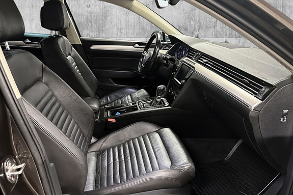 Volkswagen Passat Alltrack 20 of 24