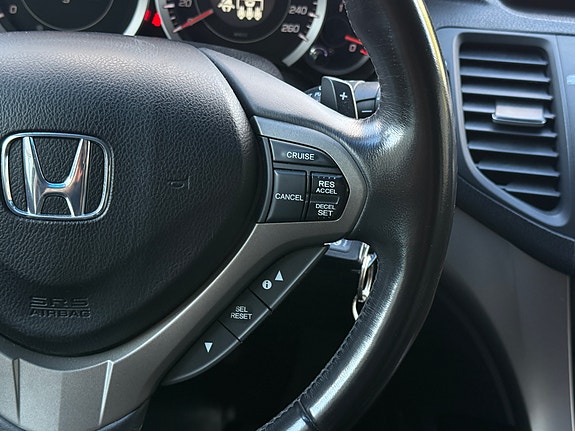 Honda Accord 20 of 30