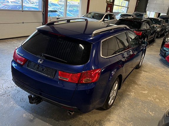 Honda Accord 13 of 30