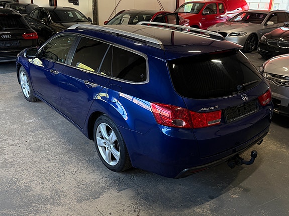 Honda Accord 11 of 30