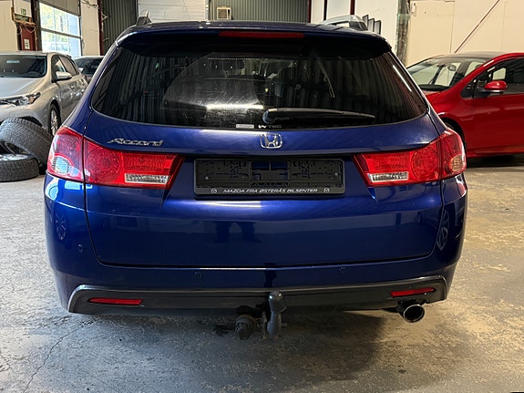 Honda Accord 10 of 30