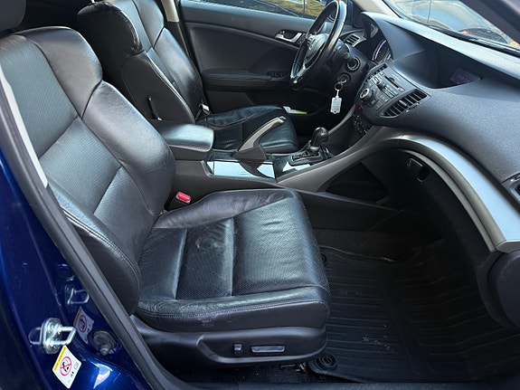 Honda Accord 28 of 30