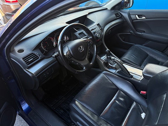Honda Accord 21 of 30