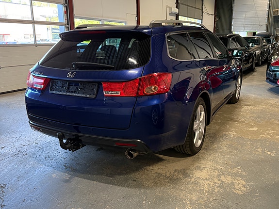 Honda Accord 14 of 30