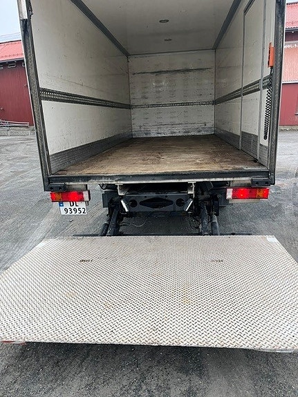 Mercedes-Benz Atego 6 of 9