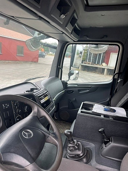 Mercedes-Benz Atego 8 of 9