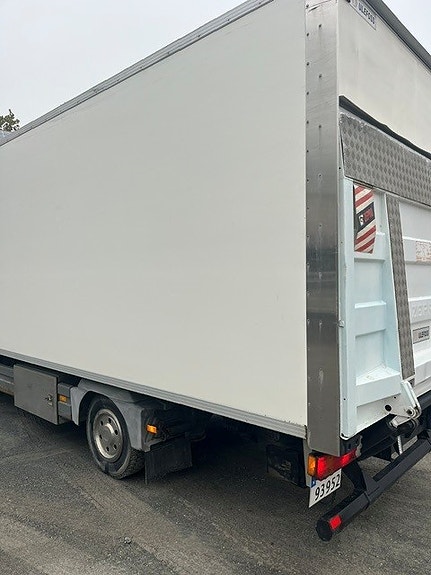 Mercedes-Benz Atego 4 of 9