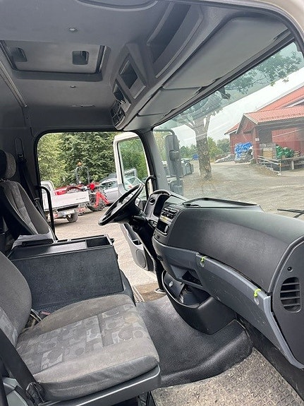 Mercedes-Benz Atego 7 of 9