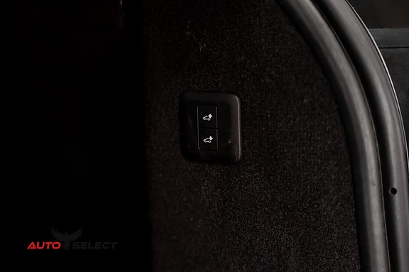Land Rover Range Rover Sport 14 of 30