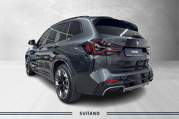 BMW iX3 3 of 30