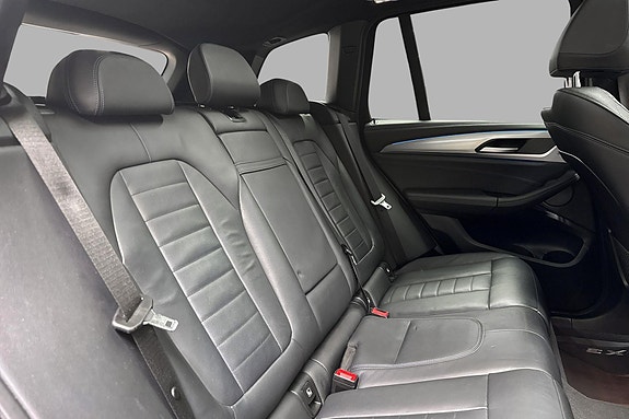 BMW iX3 18 of 30