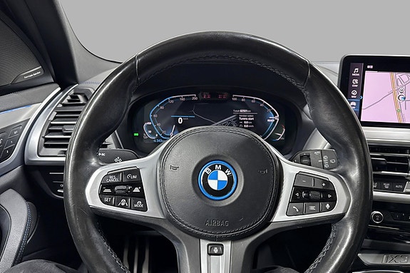 BMW iX3 12 of 30