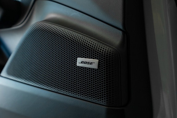 Porsche Macan 16 of 26