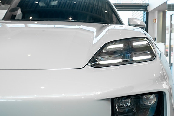 Porsche Macan 3 of 26
