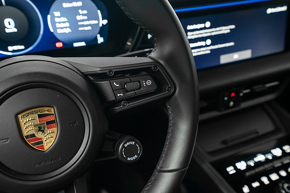 Porsche Macan 20 of 26
