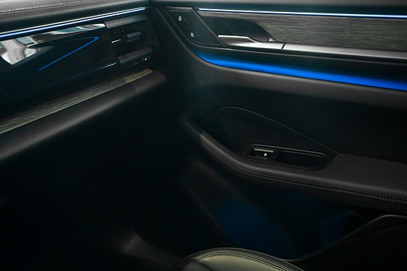 Porsche Macan 24 of 26