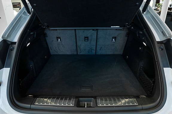 Porsche Macan 9 of 26