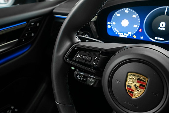 Porsche Macan 19 of 26