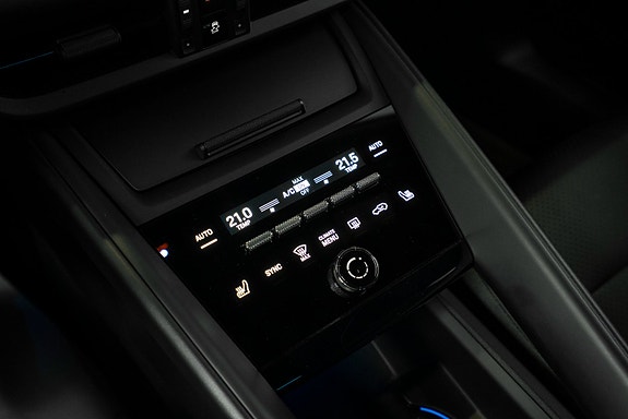 Porsche Macan 21 of 26