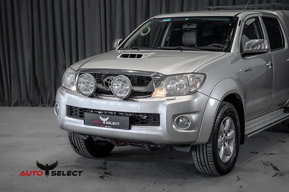 Toyota HiLux 7 of 30