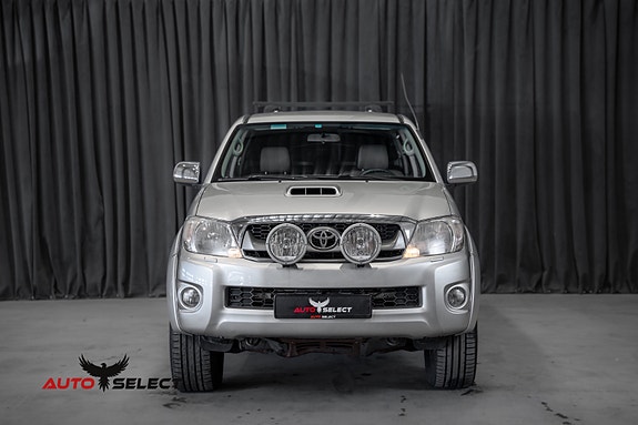 Toyota HiLux 5 of 30
