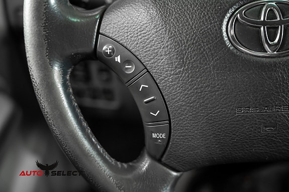Toyota HiLux 27 of 30