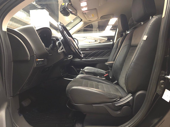 Mitsubishi Outlander 30 of 30