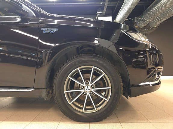 Mitsubishi Outlander 12 of 30