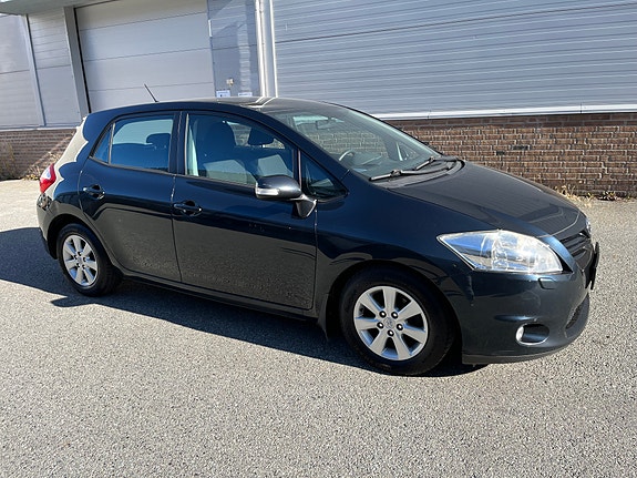 Toyota Auris 6 of 21