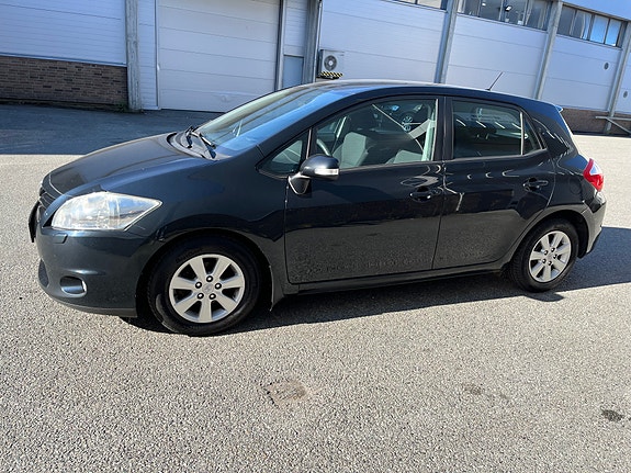 Toyota Auris 10 of 21