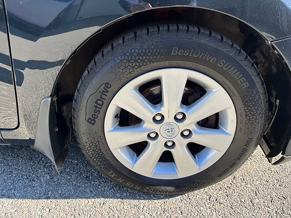 Toyota Auris 21 of 21