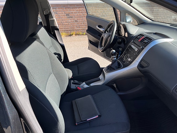 Toyota Auris 16 of 21