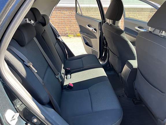 Toyota Auris 18 of 21
