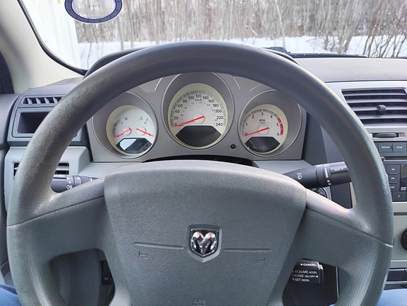 Dodge Avenger 13 of 21
