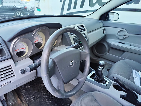 Dodge Avenger 12 of 21